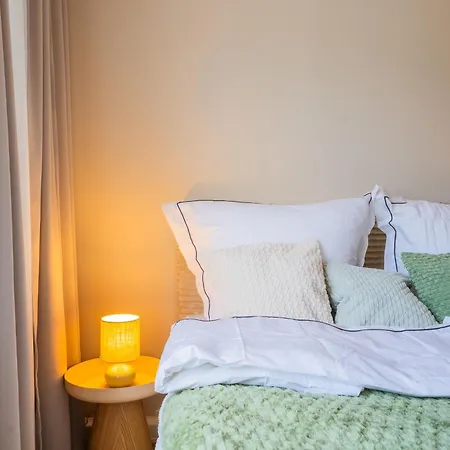 Modernes 2-schlafzimmer-apartment Fuer 6 Nahe Hauptbahnhof Wuppertal
