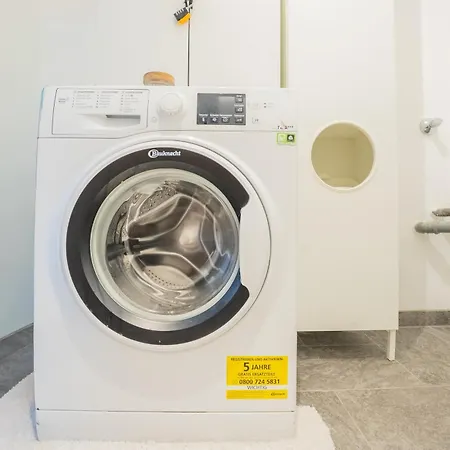 Modernes 2-schlafzimmer-apartment Fuer 6 Nahe Hauptbahnhof * 伍珀塔尔