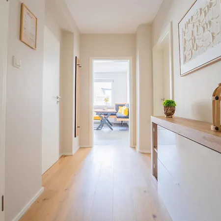 Modernes 2-schlafzimmer-apartment Fuer 6 Nahe Hauptbahnhof * 伍珀塔尔