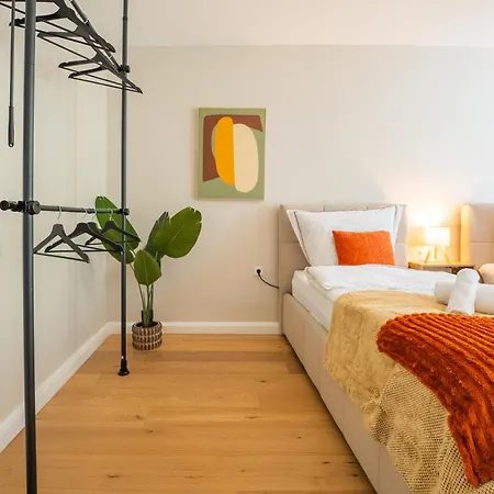 Modernes 2-schlafzimmer-apartment Fuer 6 Nahe Hauptbahnhof *